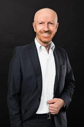 Portrait of Dr. med. Minir Asani